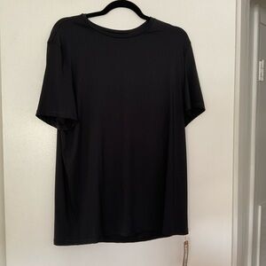 NWT skims sport short sleeve top